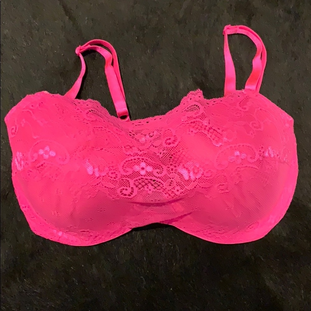 Bright pink bra, never worn, smart and sexy 38D